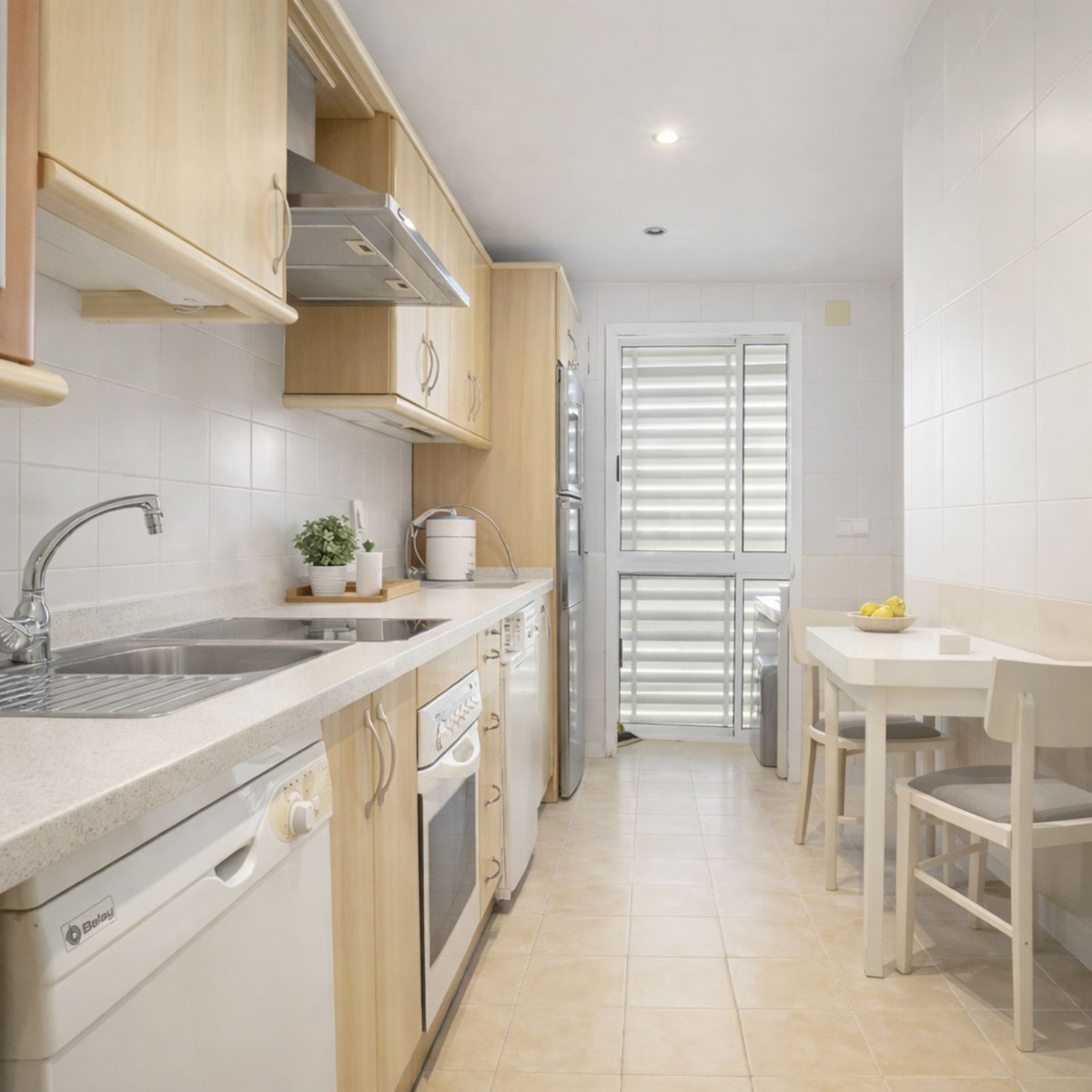 Se vende Apartamento Planta Media de 3 dormitorios en Costa Del Sol, Málaga, España