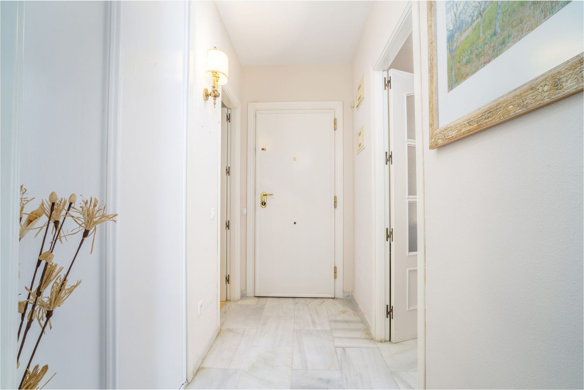 Se vende Apartamento Planta Media de 3 dormitorios en Costa Del Sol, Málaga, España