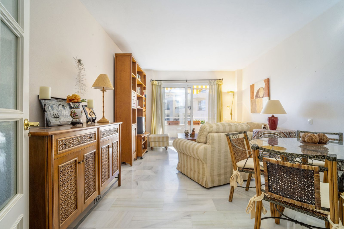 Se vende Apartamento Planta Media de 3 dormitorios en Costa Del Sol, Málaga, España