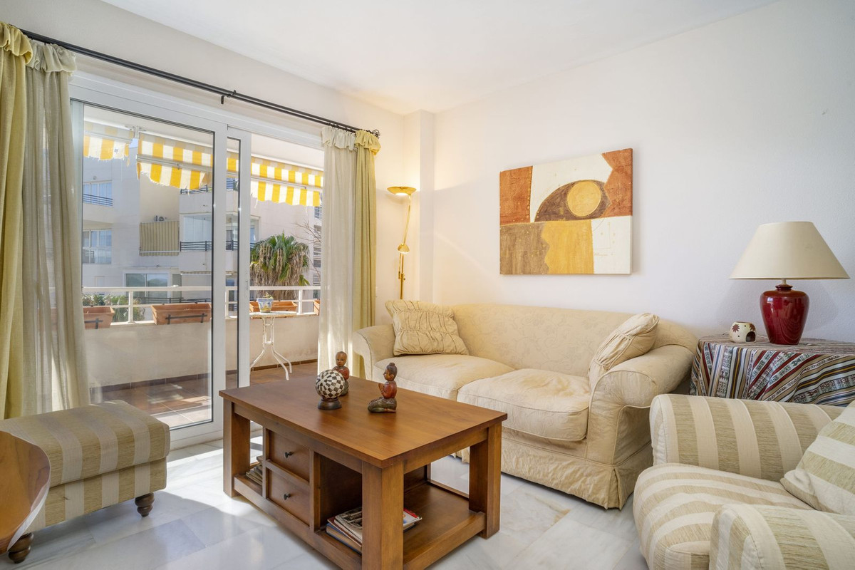Se vende Apartamento Planta Media de 3 dormitorios en Costa Del Sol, Málaga, España