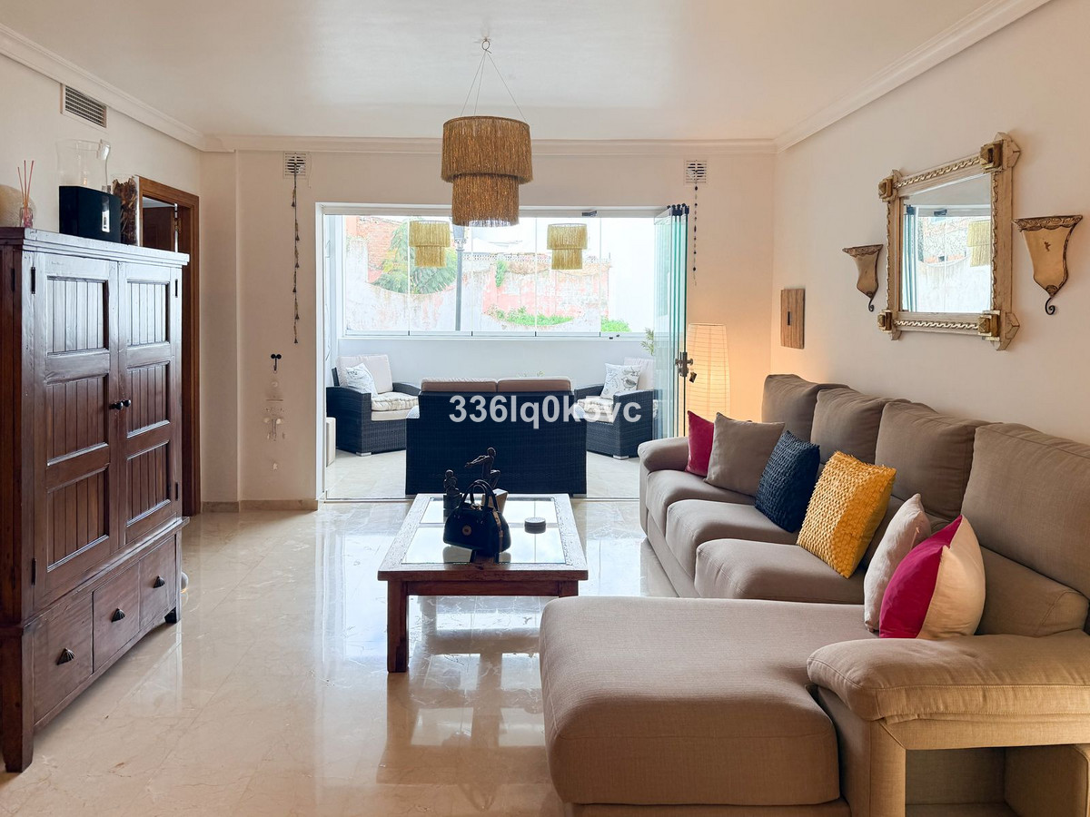 2 Bed Apartment for sale in Benahavís Costa Del Sol, Málaga, Spain