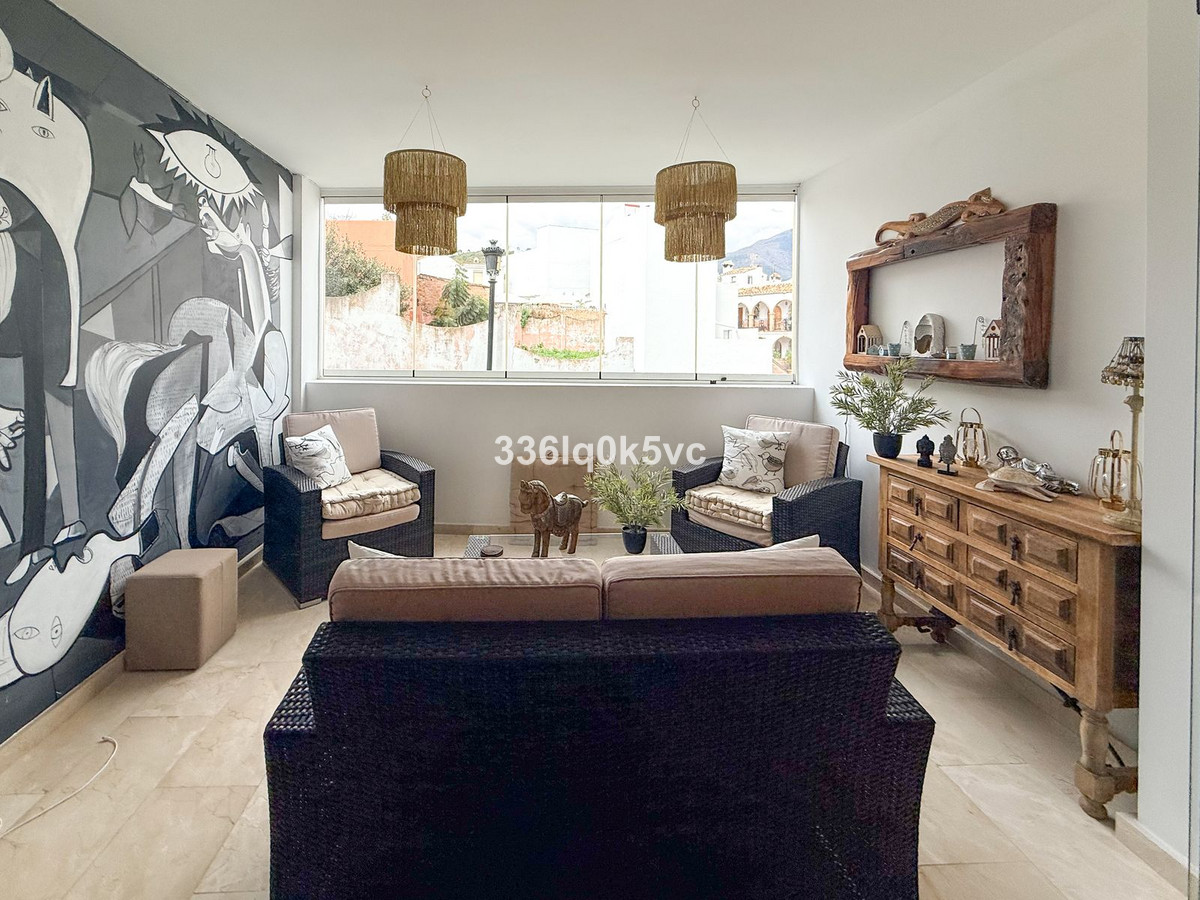 2 Bed Apartment for sale in Benahavís Costa Del Sol, Málaga, Spain