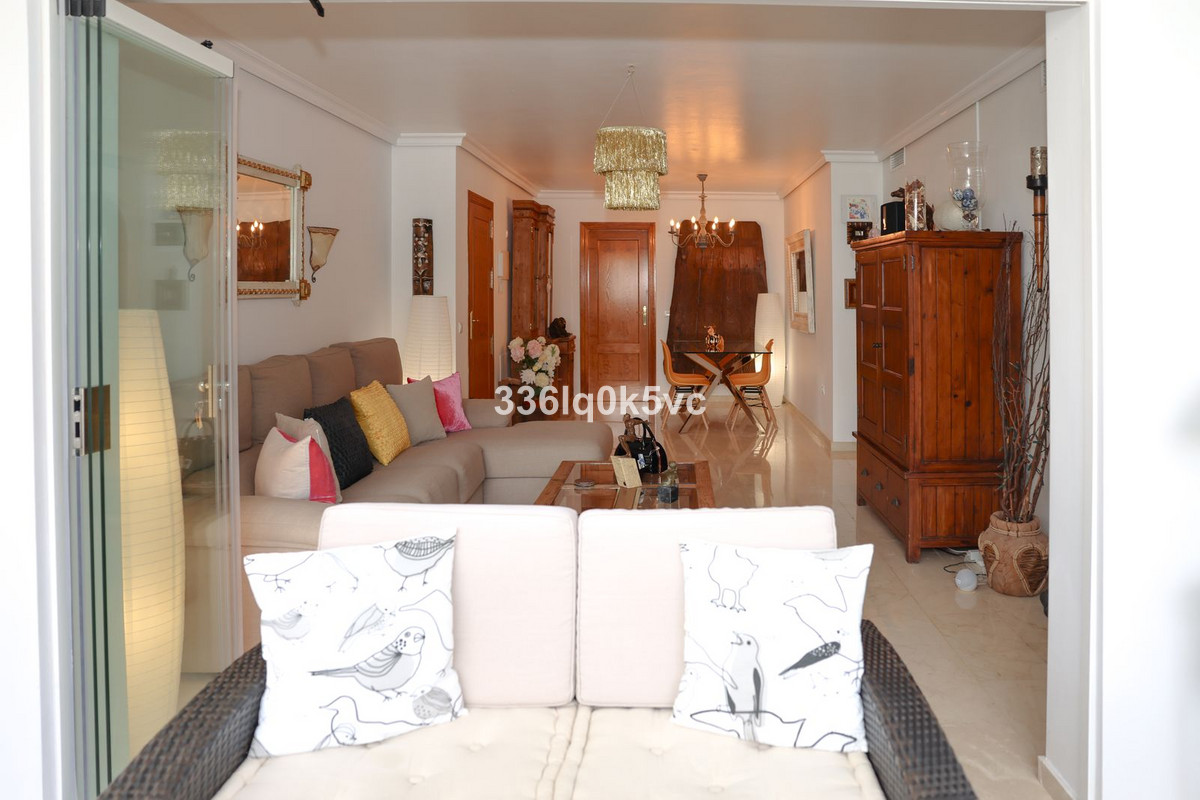2 Bed Apartment for sale in Benahavís Costa Del Sol, Málaga, Spain