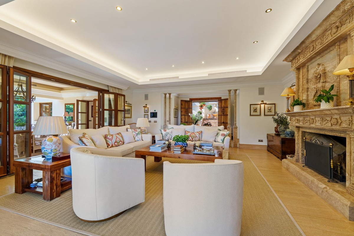Se vende Villa - Chalet de 6 dormitorios en Costa Del Sol, Málaga, España