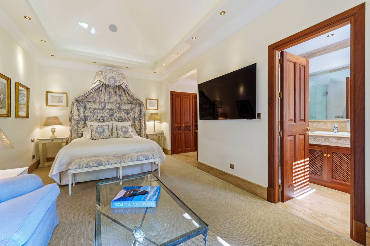 Se vende Villa - Chalet de 6 dormitorios en Costa Del Sol, Málaga, España