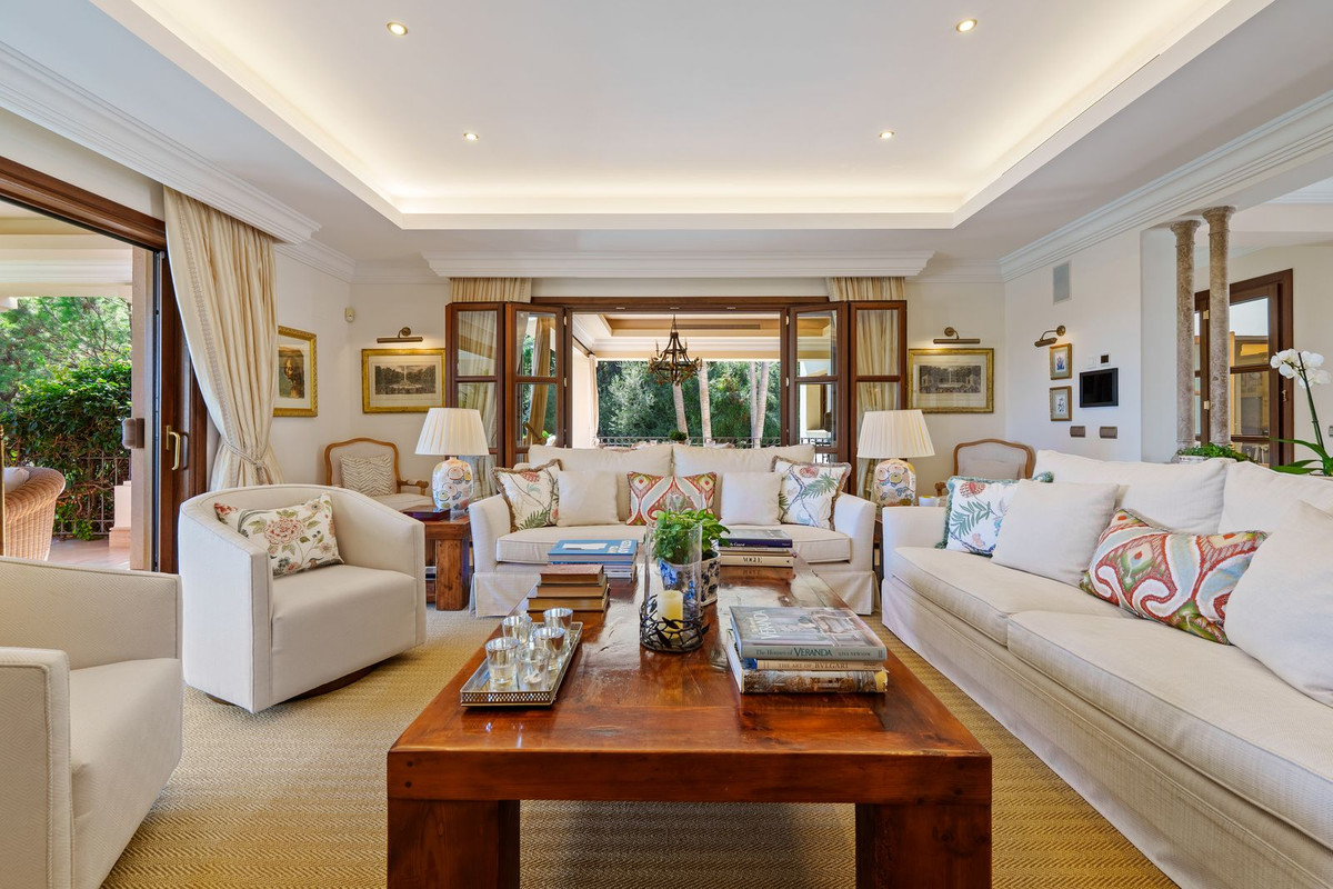 Se vende Villa - Chalet de 6 dormitorios en Costa Del Sol, Málaga, España