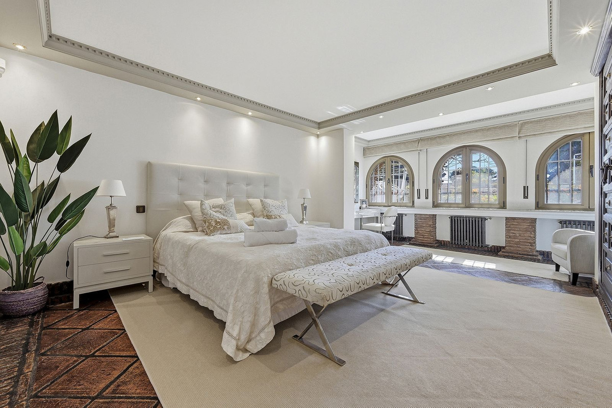 Se vende Villa - Chalet de 4 dormitorios en Costa Del Sol, Málaga, España