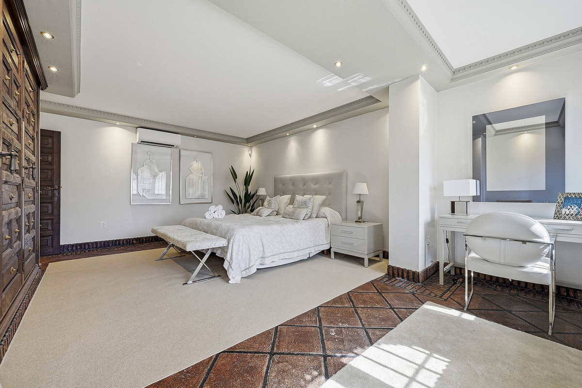 Se vende Villa - Chalet de 4 dormitorios en Costa Del Sol, Málaga, España