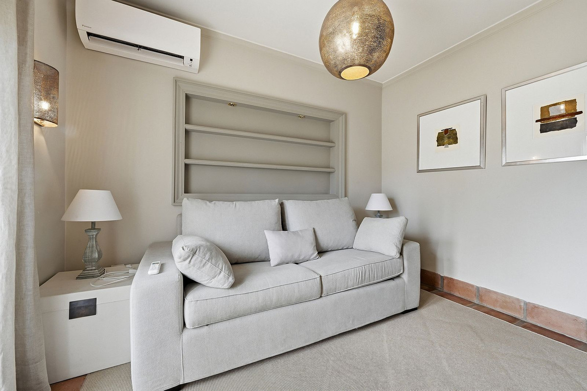 Se vende Villa - Chalet de 4 dormitorios en Costa Del Sol, Málaga, España