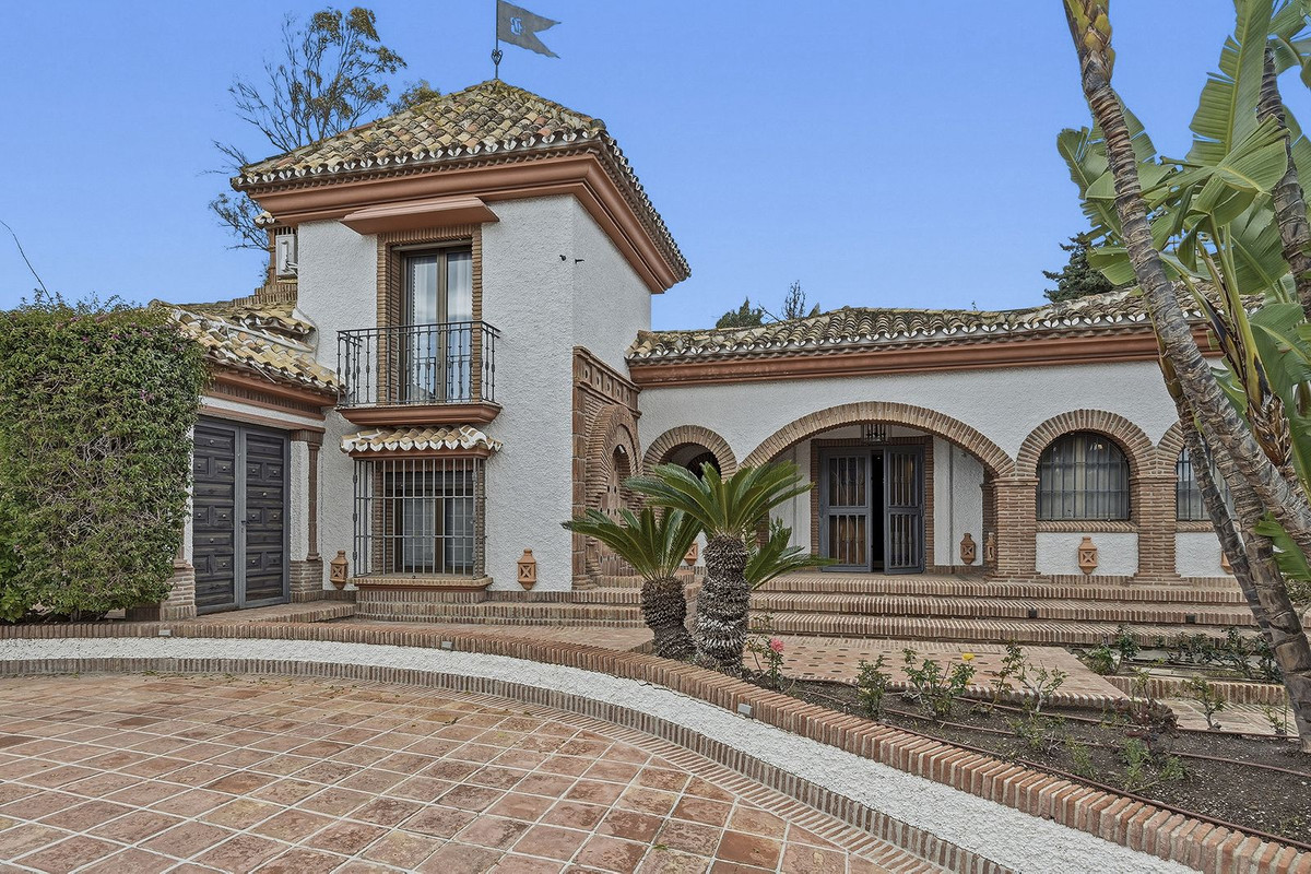 Se vende Villa - Chalet de 4 dormitorios en Costa Del Sol, Málaga, España