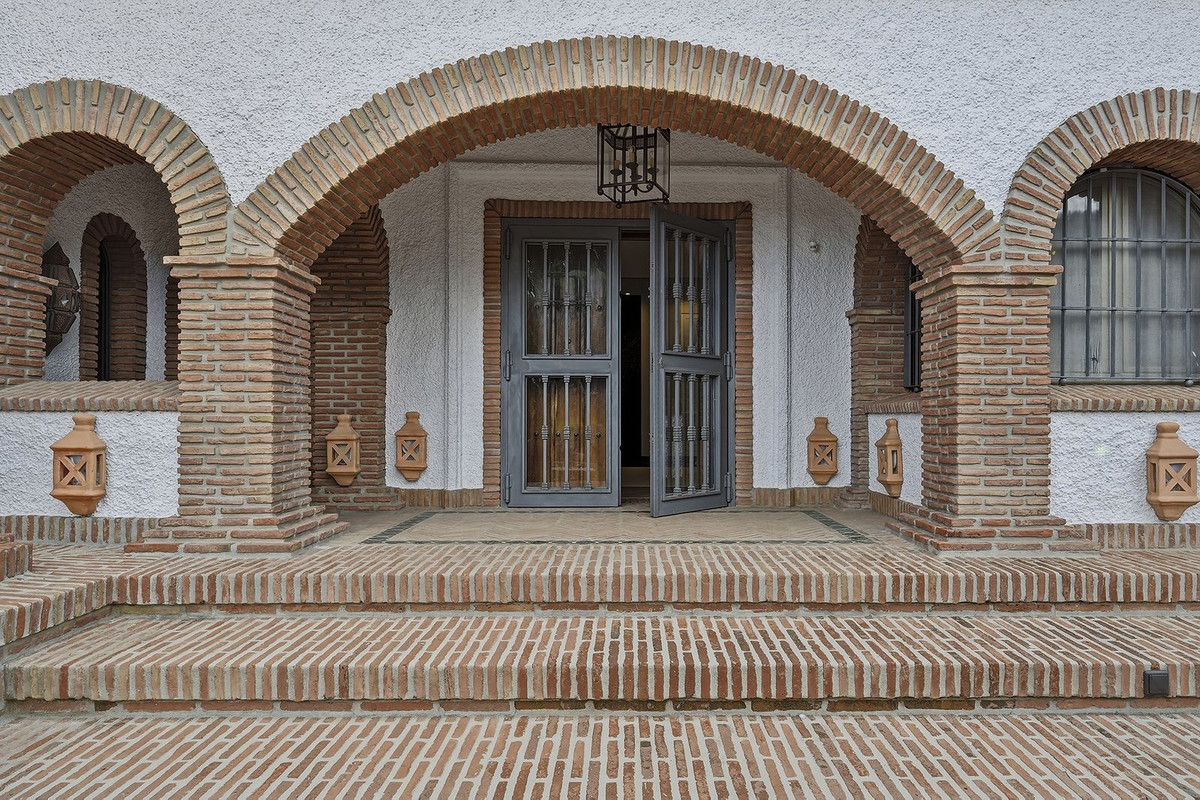 Se vende Villa - Chalet de 4 dormitorios en Costa Del Sol, Málaga, España
