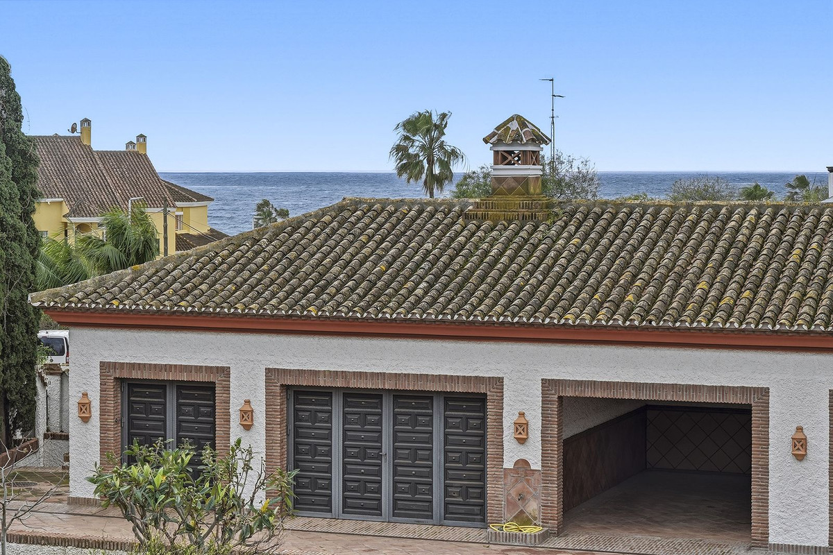 Se vende Villa - Chalet de 4 dormitorios en Costa Del Sol, Málaga, España