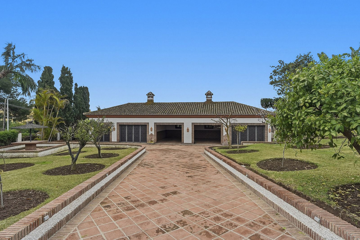 Se vende Villa - Chalet de 4 dormitorios en Costa Del Sol, Málaga, España