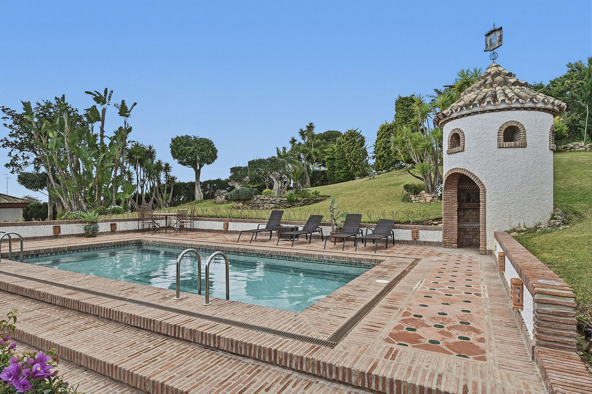Se vende Villa - Chalet de 4 dormitorios en Costa Del Sol, Málaga, España