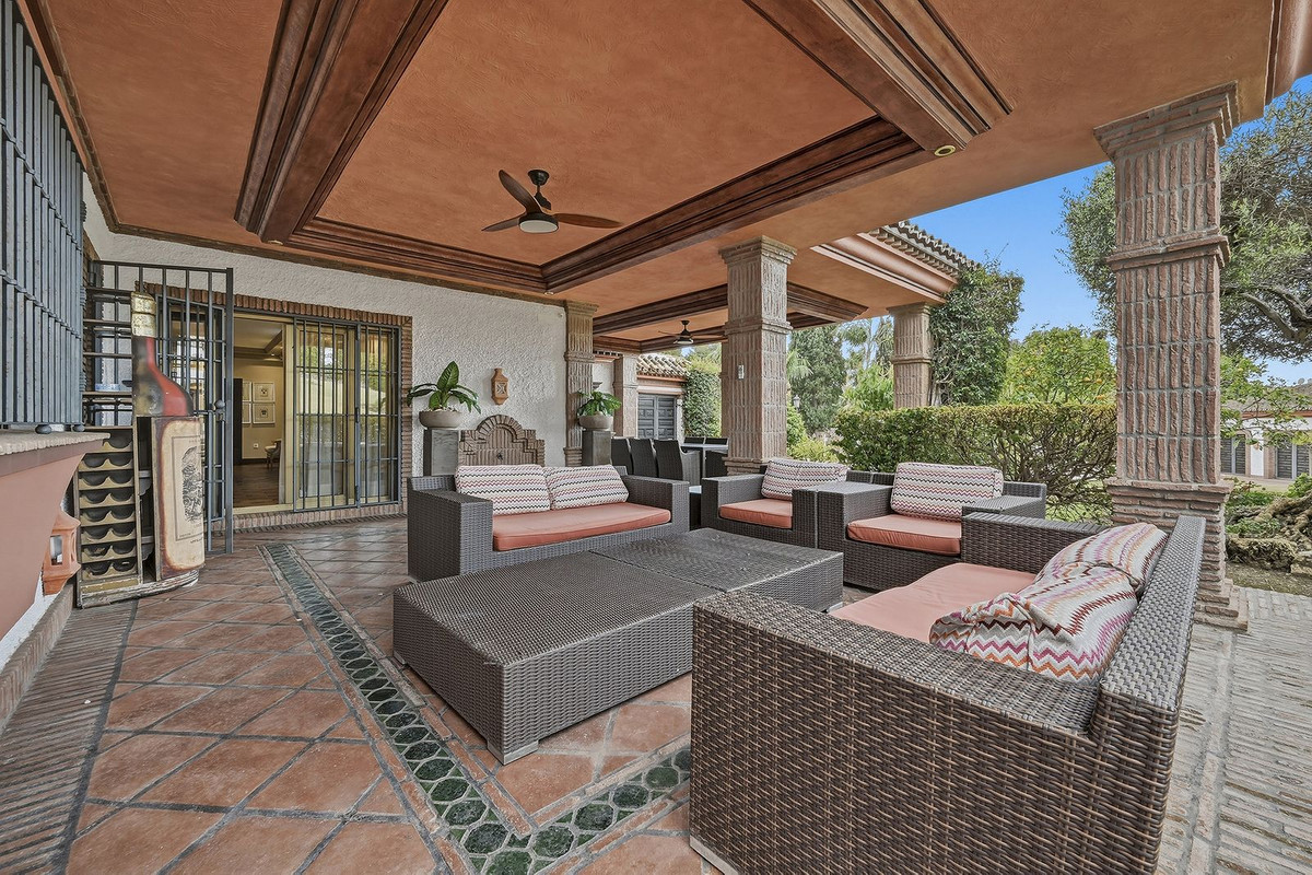 Se vende Villa - Chalet de 4 dormitorios en Costa Del Sol, Málaga, España