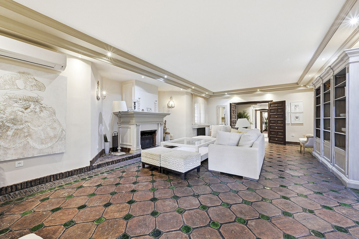 Se vende Villa - Chalet de 4 dormitorios en Costa Del Sol, Málaga, España