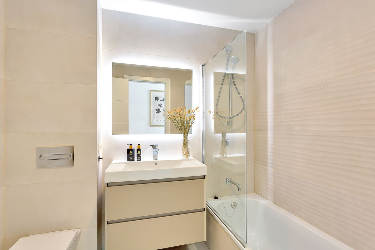 2 Bed Apartment for sale in Elviria Costa Del Sol, Málaga, Spain