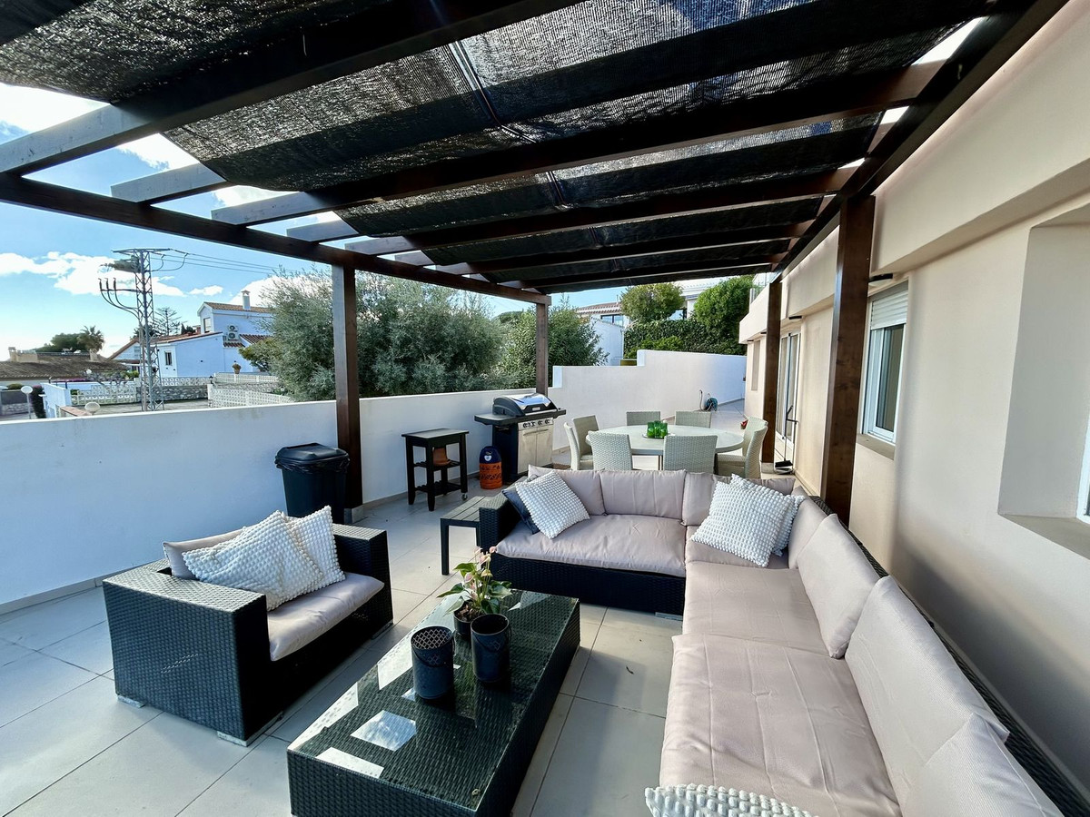 Se vende Villa - Chalet de 6 dormitorios en Costa Del Sol, Málaga, España