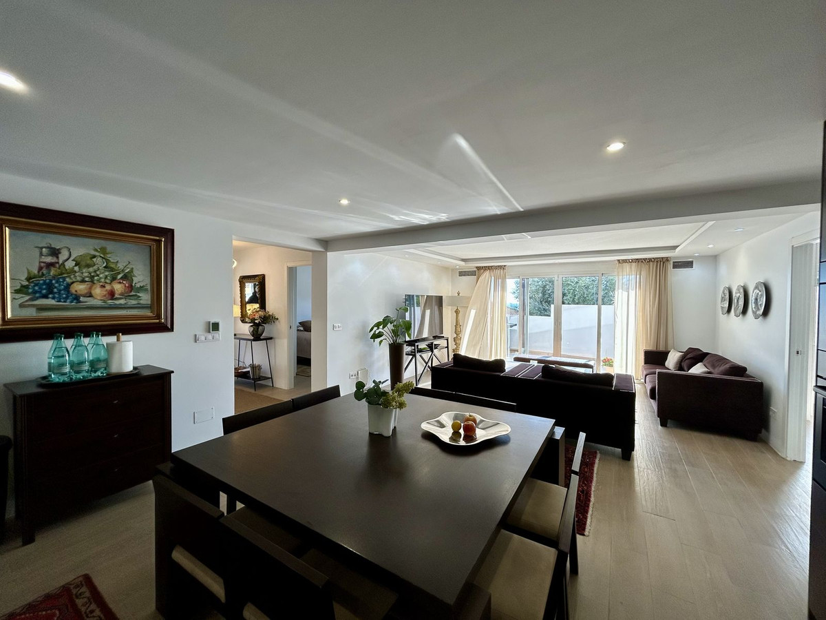 Se vende Villa - Chalet de 6 dormitorios en Costa Del Sol, Málaga, España