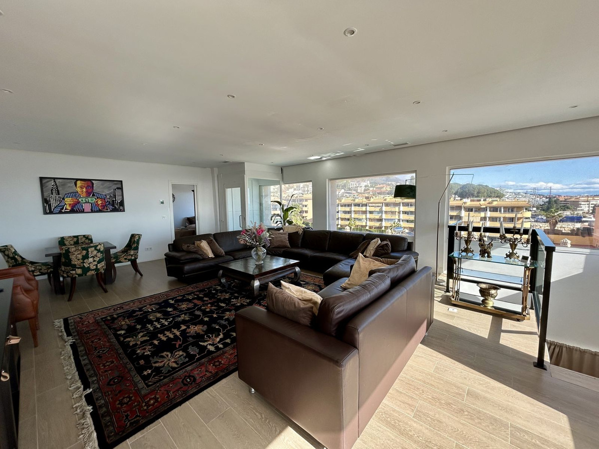 Se vende Villa - Chalet de 6 dormitorios en Costa Del Sol, Málaga, España