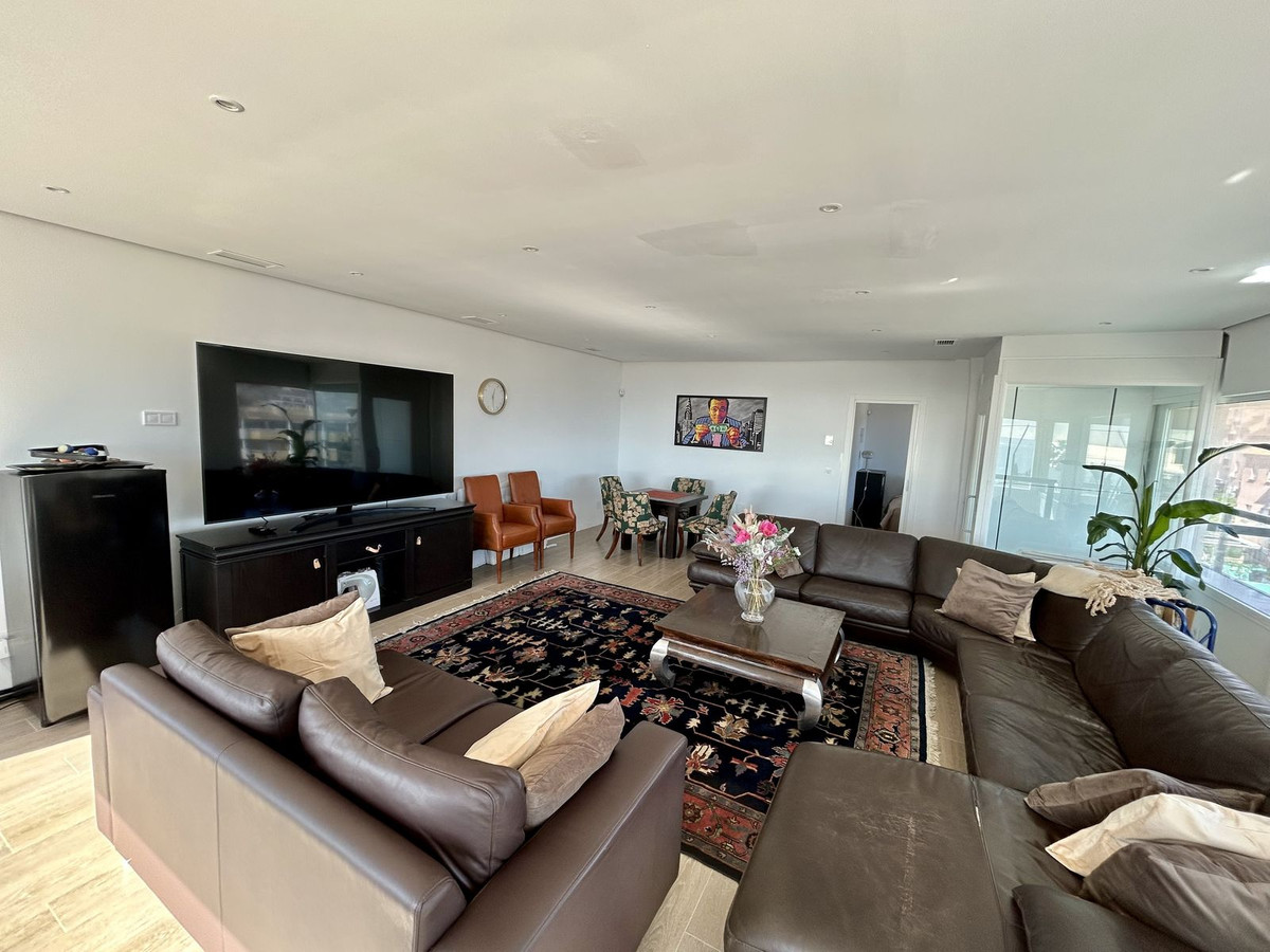 Se vende Villa - Chalet de 6 dormitorios en Costa Del Sol, Málaga, España