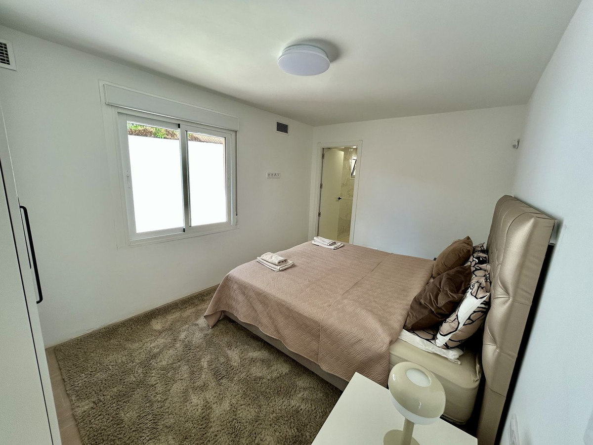 Se vende Villa - Chalet de 6 dormitorios en Costa Del Sol, Málaga, España