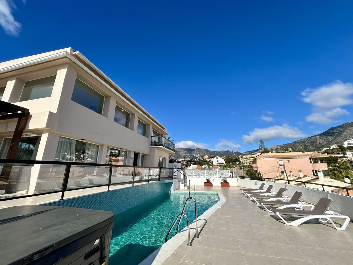 Se vende Villa - Chalet de 6 dormitorios en Costa Del Sol, Málaga, España