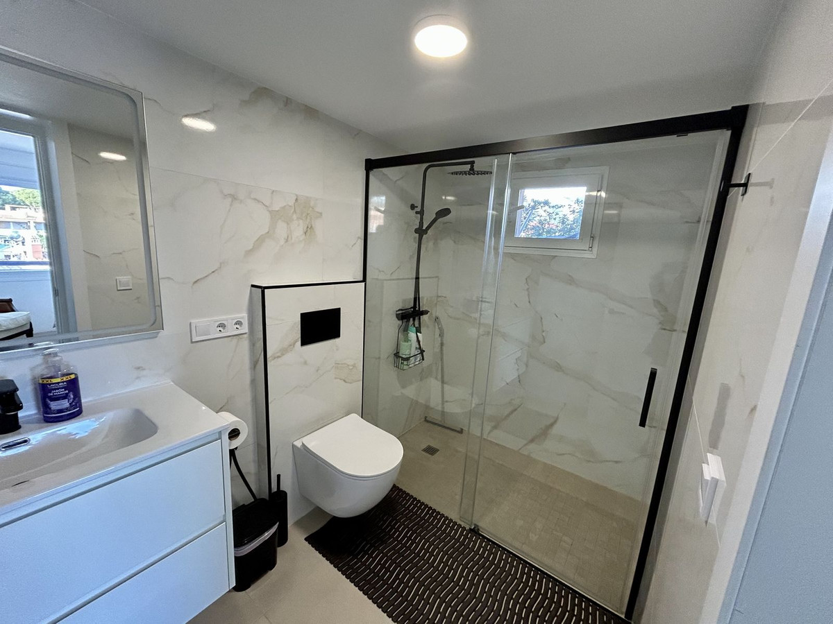 Se vende Villa - Chalet de 6 dormitorios en Costa Del Sol, Málaga, España