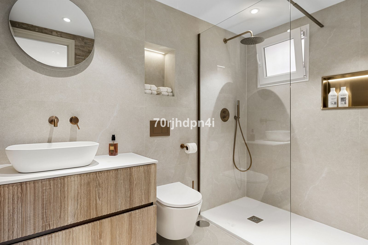 Se vende Apartamento Planta Baja de 3 dormitorios en Costa Del Sol, Málaga, España