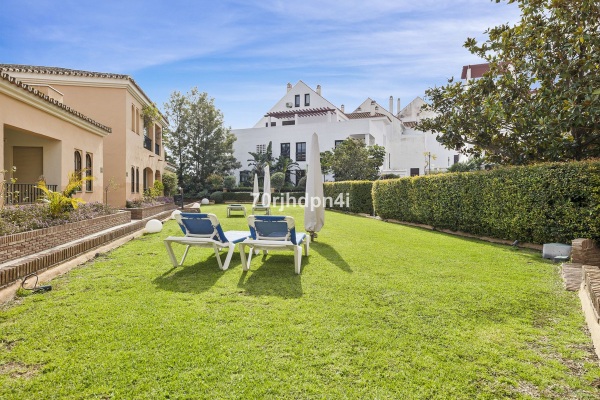 Se vende Apartamento Planta Baja de 3 dormitorios en Costa Del Sol, Málaga, España