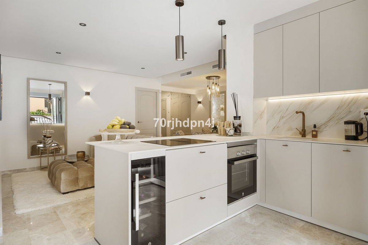 Se vende Apartamento Planta Baja de 3 dormitorios en Costa Del Sol, Málaga, España