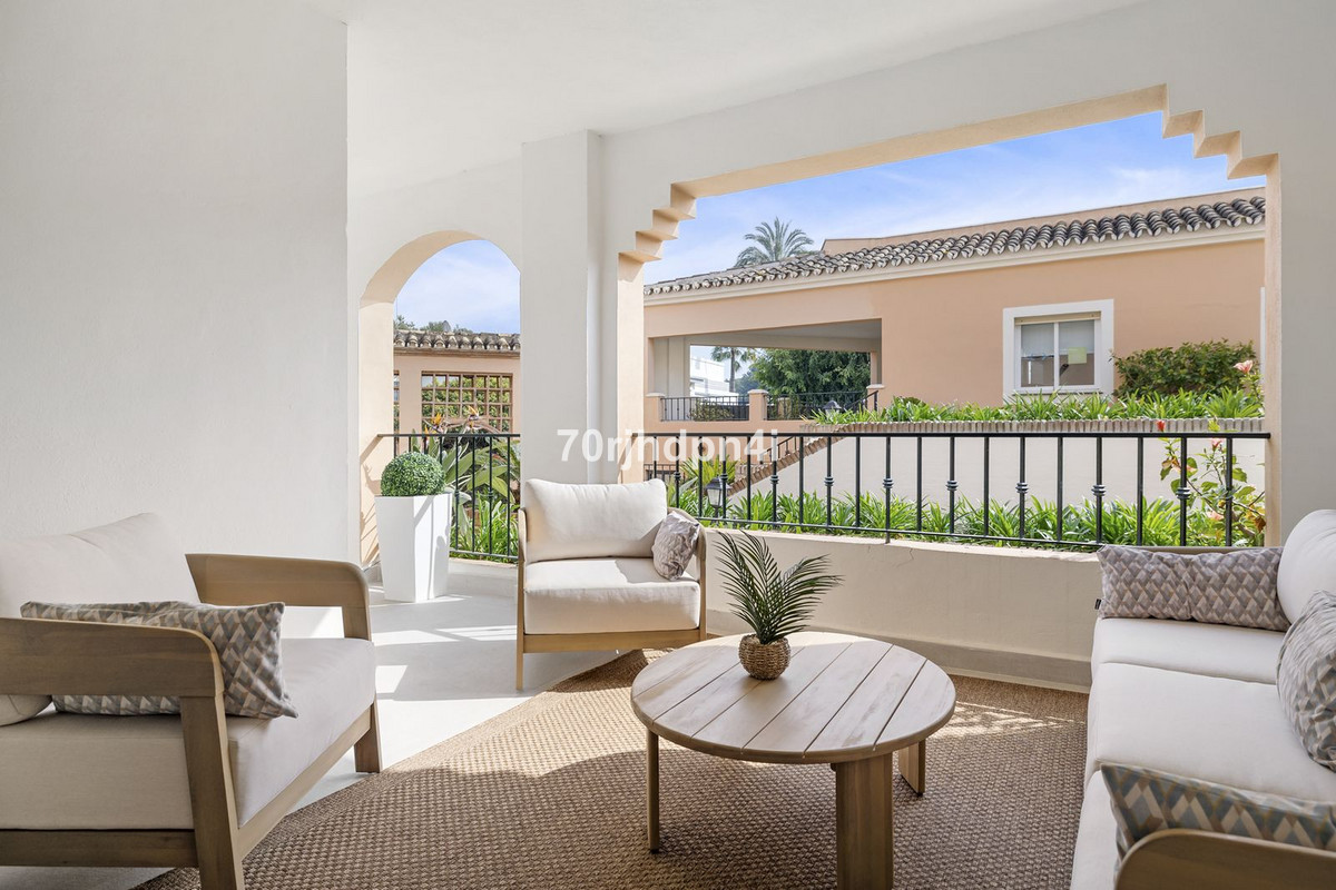 Se vende Apartamento Planta Baja de 3 dormitorios en Costa Del Sol, Málaga, España