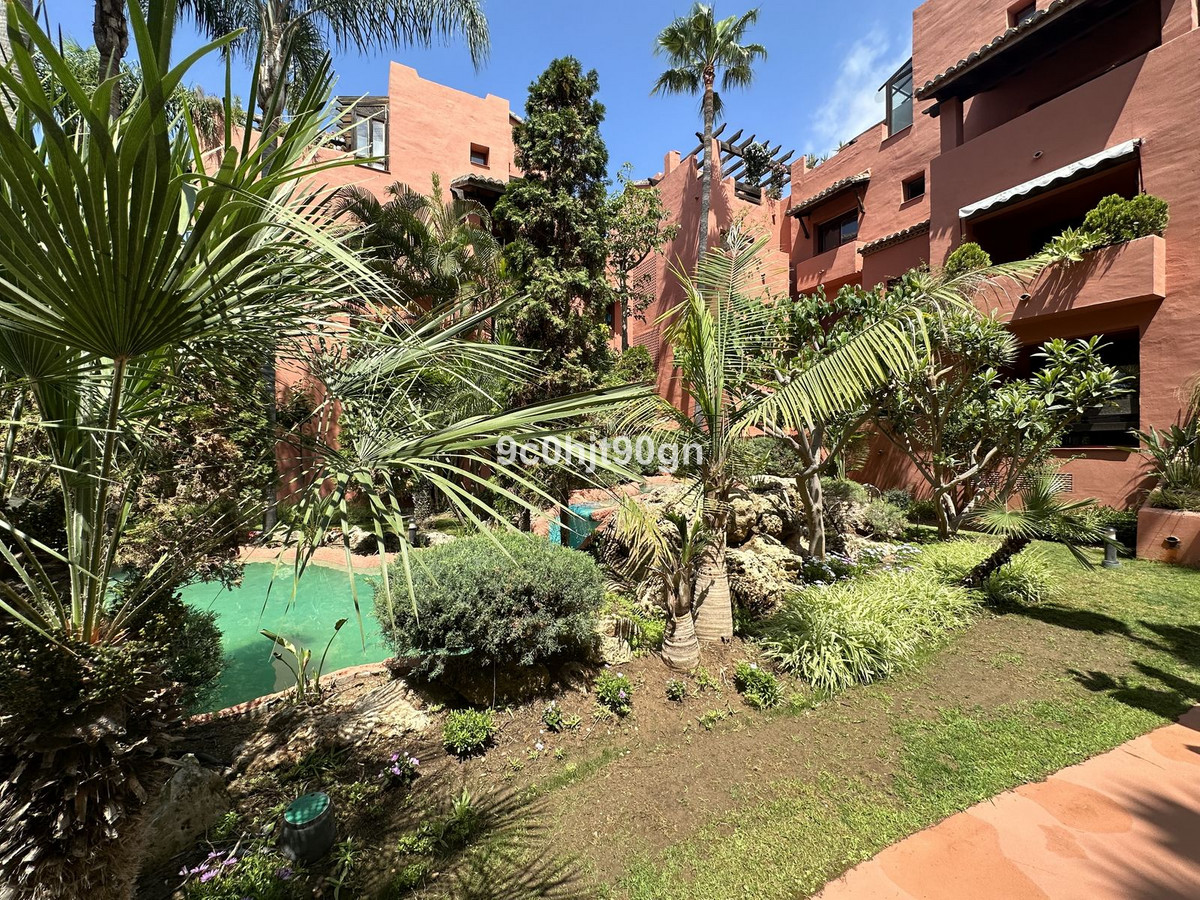 3 Bed Apartment for sale in Elviria Costa Del Sol, Málaga, Spain