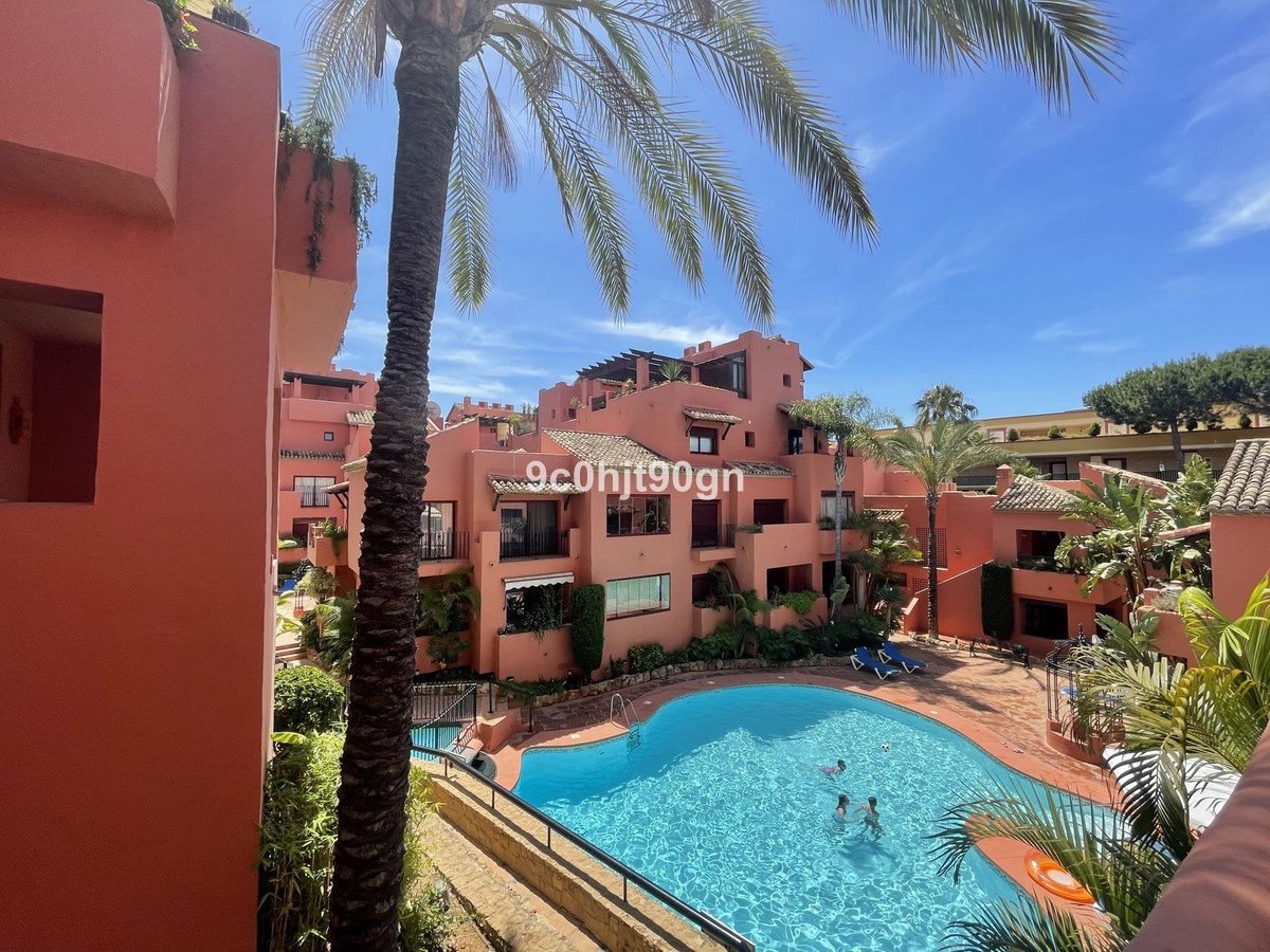 3 Bed Apartment for sale in Elviria Costa Del Sol, Málaga, Spain