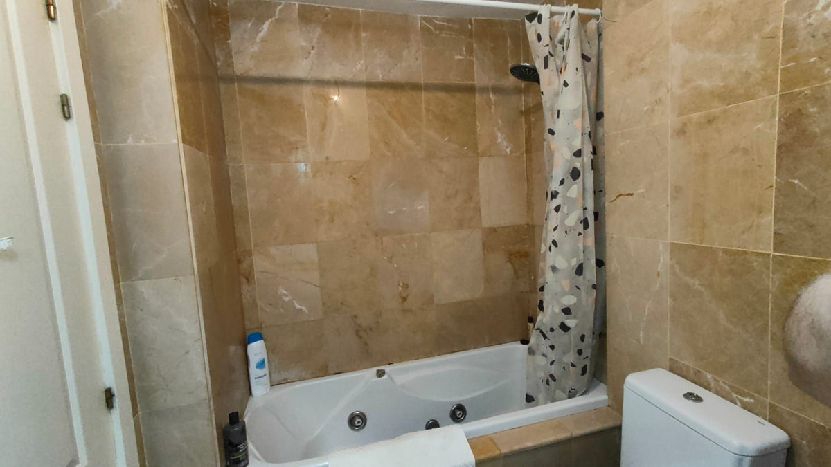1 Bed Apartment for sale in Estepona Costa Del Sol, Málaga, Spain