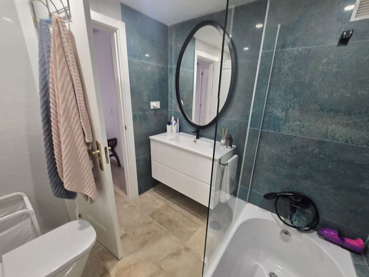 2 Bed Apartment for sale in Calahonda Costa Del Sol, Málaga, Spain