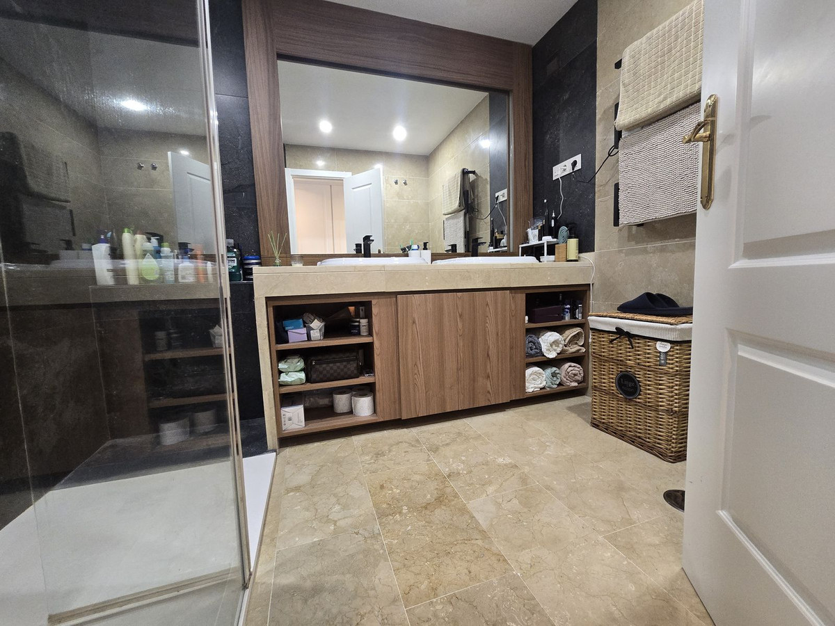 2 Bed Apartment for sale in Calahonda Costa Del Sol, Málaga, Spain
