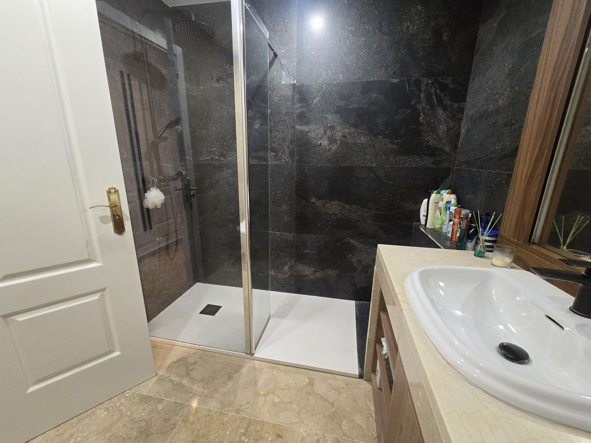 2 Bed Apartment for sale in Calahonda Costa Del Sol, Málaga, Spain
