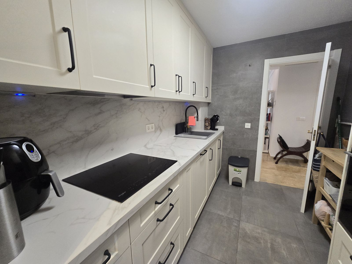 2 Bed Apartment for sale in Calahonda Costa Del Sol, Málaga, Spain