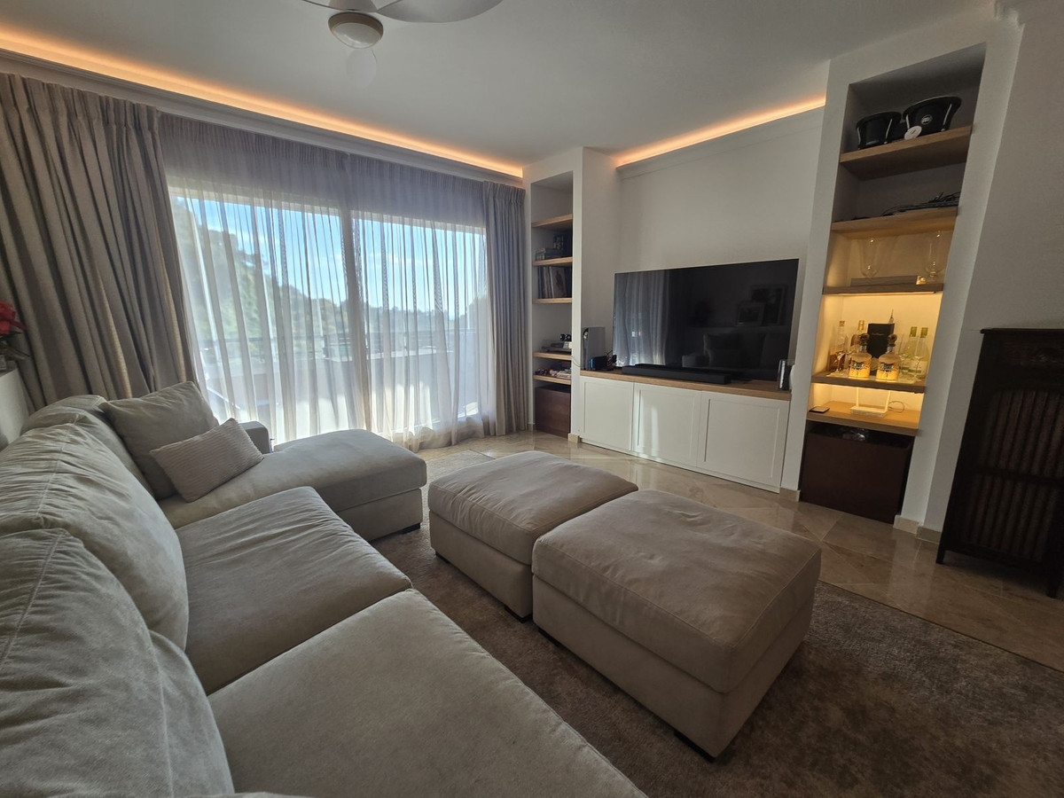 2 Bed Apartment for sale in Calahonda Costa Del Sol, Málaga, Spain