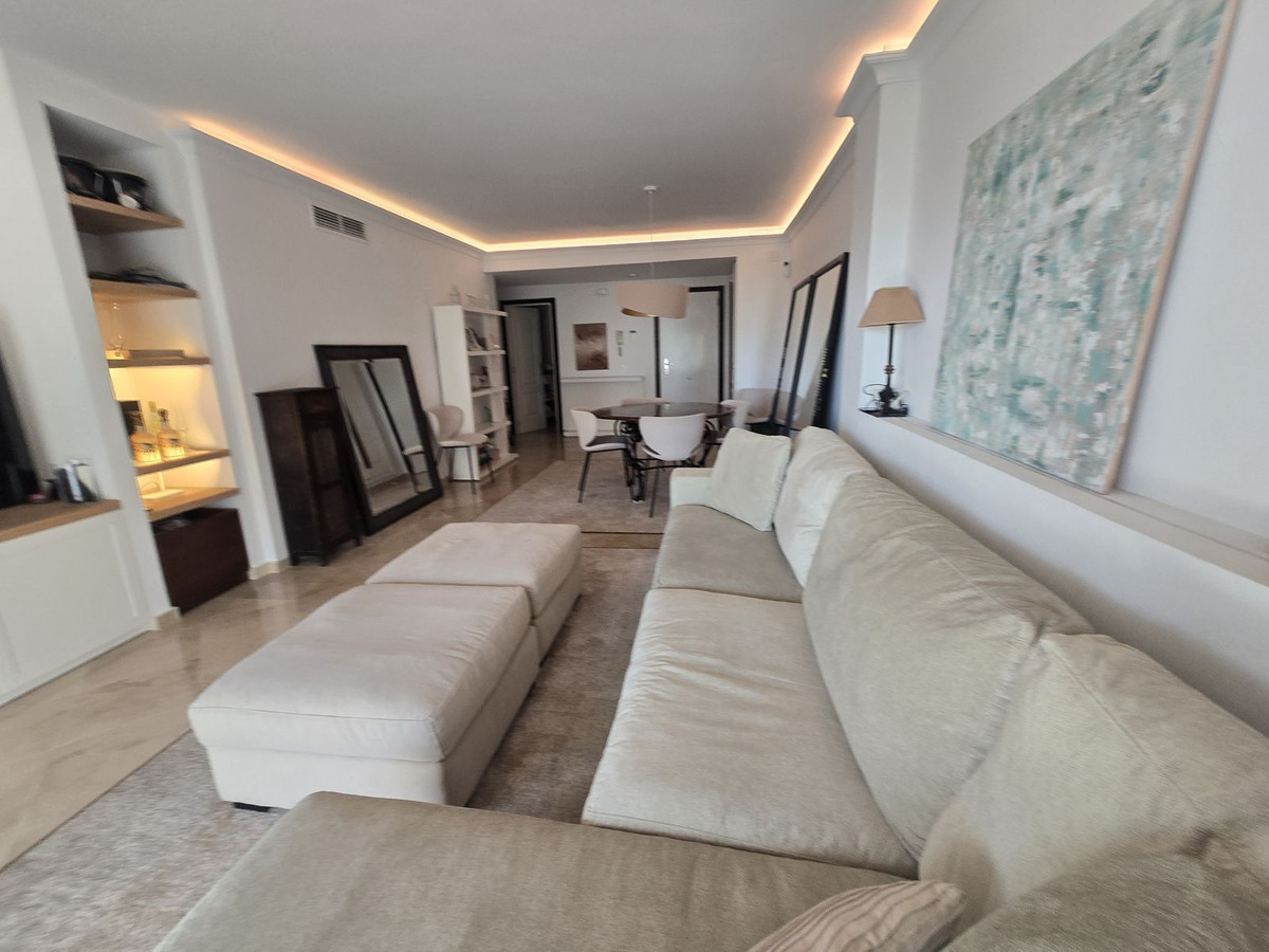 2 Bed Apartment for sale in Calahonda Costa Del Sol, Málaga, Spain
