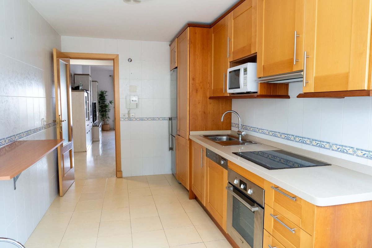 2 Bed Apartment for sale in Fuengirola Costa Del Sol, Málaga, Spain