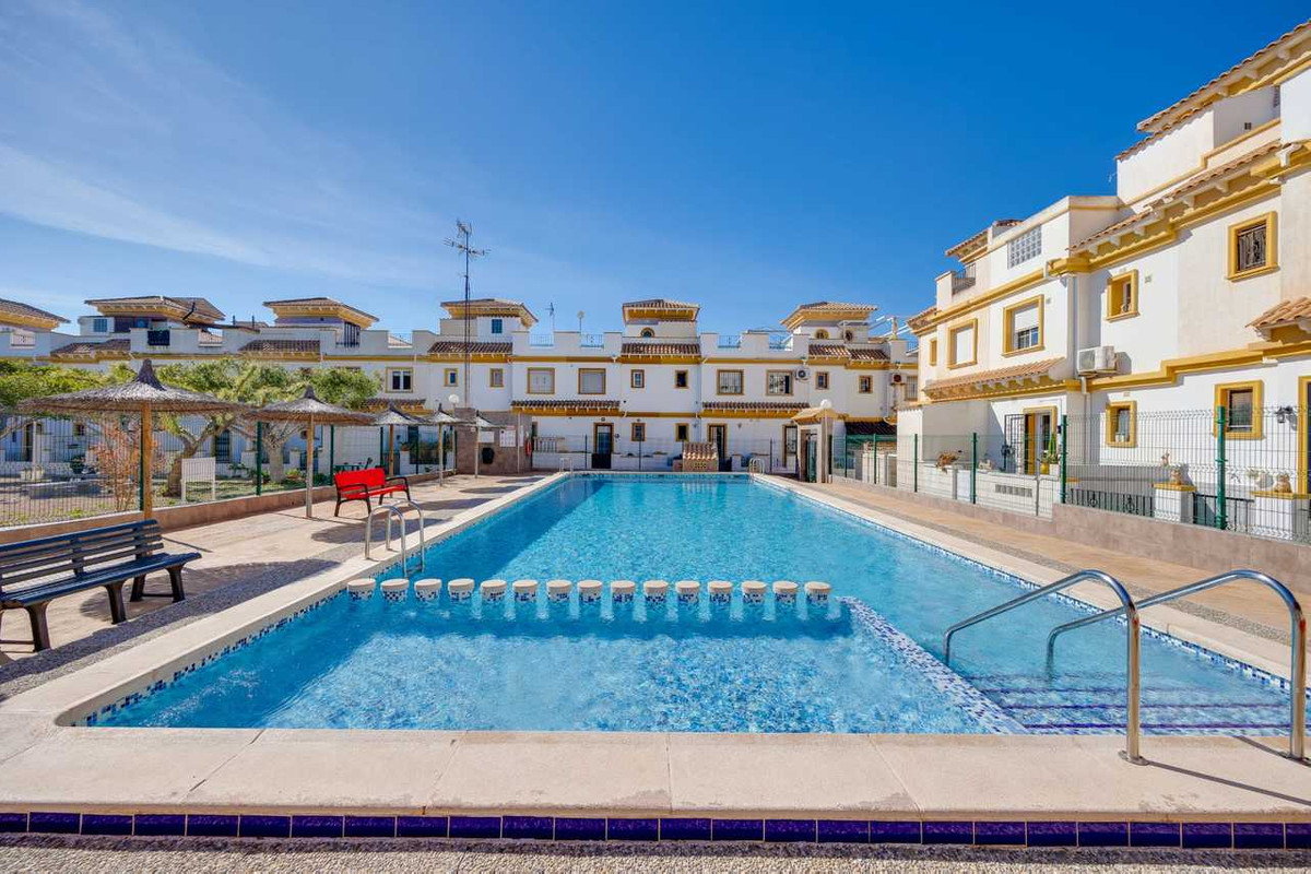 Se vende Adosada de 3 dormitorios en Costa Blanca, Alicante, España