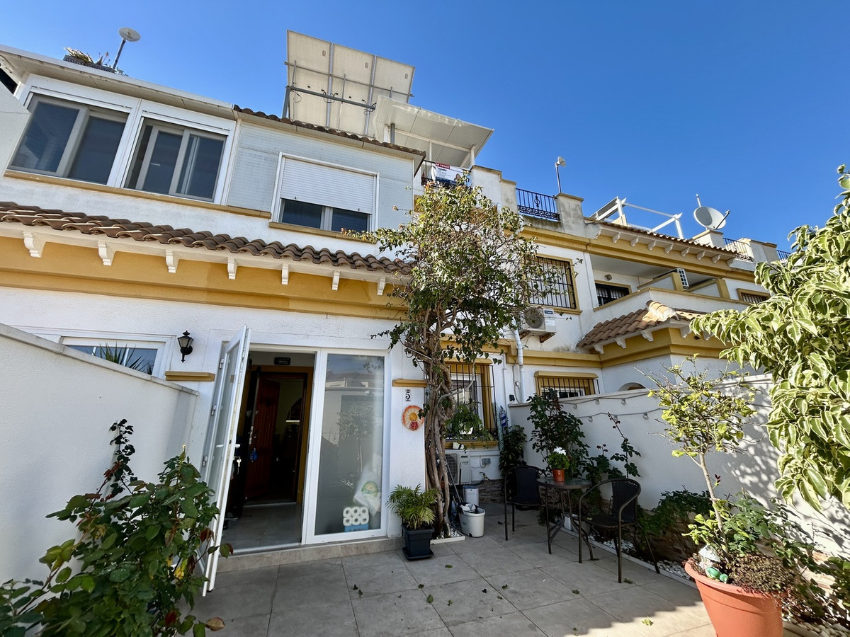 Se vende Adosada de 3 dormitorios en Costa Blanca, Alicante, España