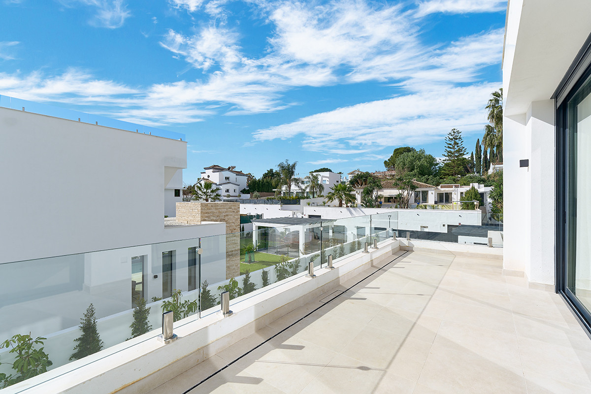 Se vende Villa - Chalet de 4 dormitorios en Costa Del Sol, Málaga, España
