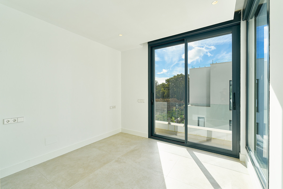 Se vende Villa - Chalet de 4 dormitorios en Costa Del Sol, Málaga, España