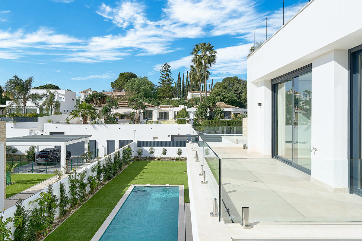 Se vende Villa - Chalet de 4 dormitorios en Costa Del Sol, Málaga, España