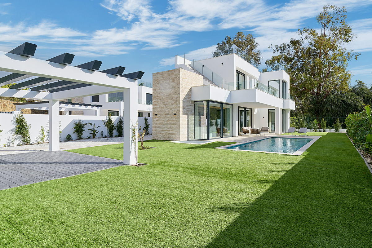Se vende Villa - Chalet de 4 dormitorios en Costa Del Sol, Málaga, España