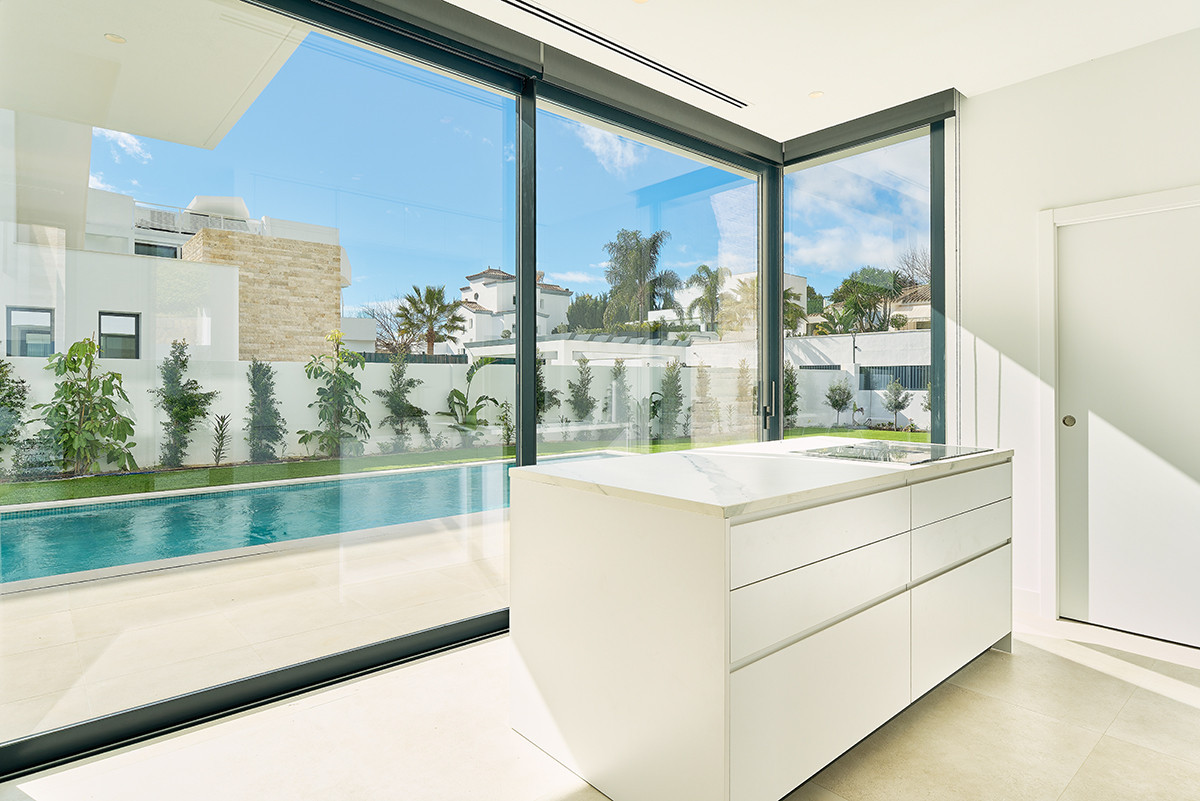 Se vende Villa - Chalet de 4 dormitorios en Costa Del Sol, Málaga, España