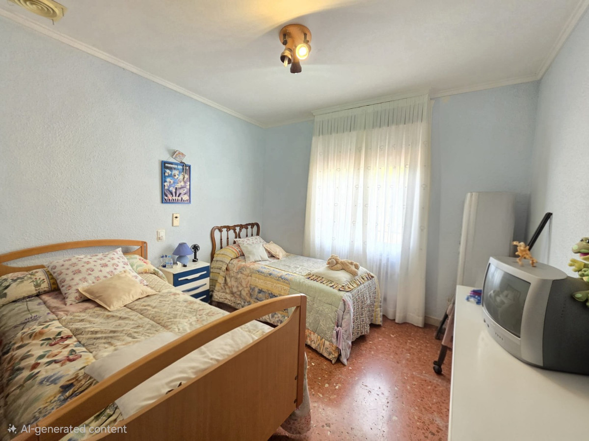 6 Bed Townhouse for sale in Elda Costa Blanca, Alicante, Spain